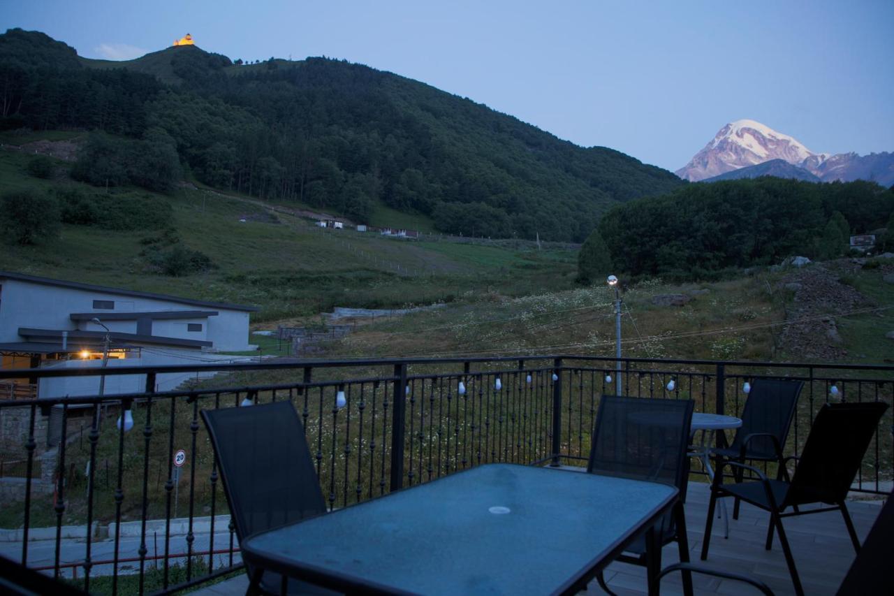 Hotel Geni Kazbegi Exterior photo