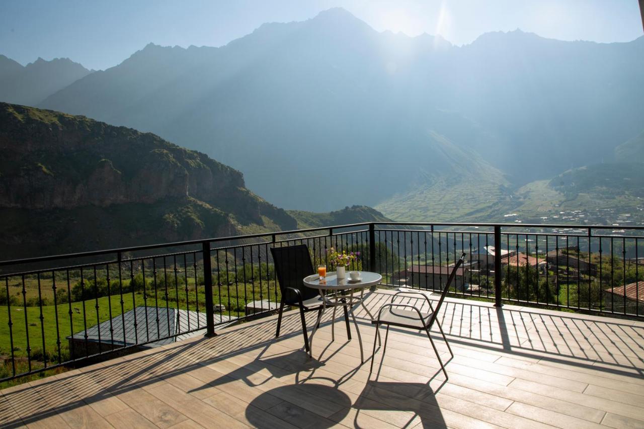 Hotel Geni Kazbegi Exterior photo