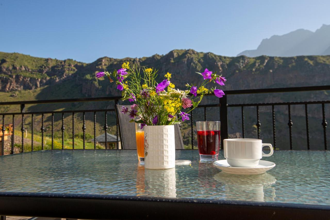 Hotel Geni Kazbegi Exterior photo